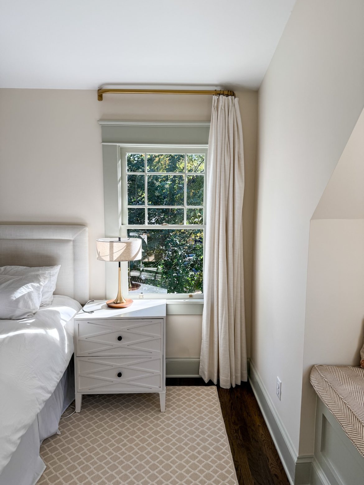 67293925a7e88664bf64d6a6_Master20Bedroom20Rug20Details.JPG